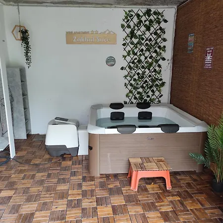 Zaklad Soce With Hot Tub And Free Parking شقة بوويتش