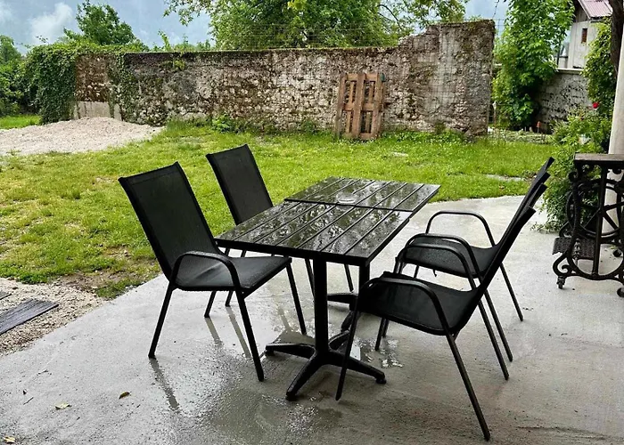 Zaklad Soce With Hot Tube And Free Parking *