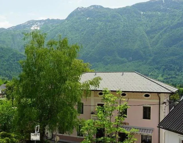 Zaklad Soce With Hot Tube And Free Parking *